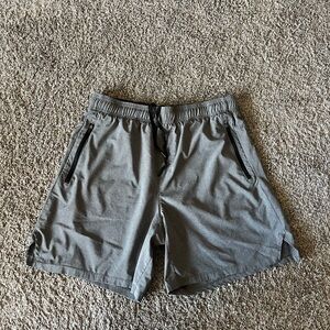 Men’s L grey 90 Degree gym shorts